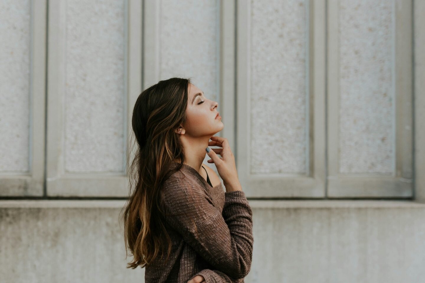 ​If you want to get your day started on a positive note, say hello to these 8 morning rituals
