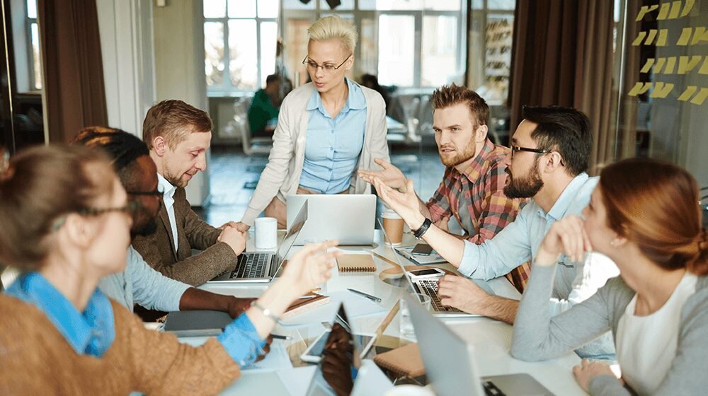 Business Manager Job Description: Templates for Hiring