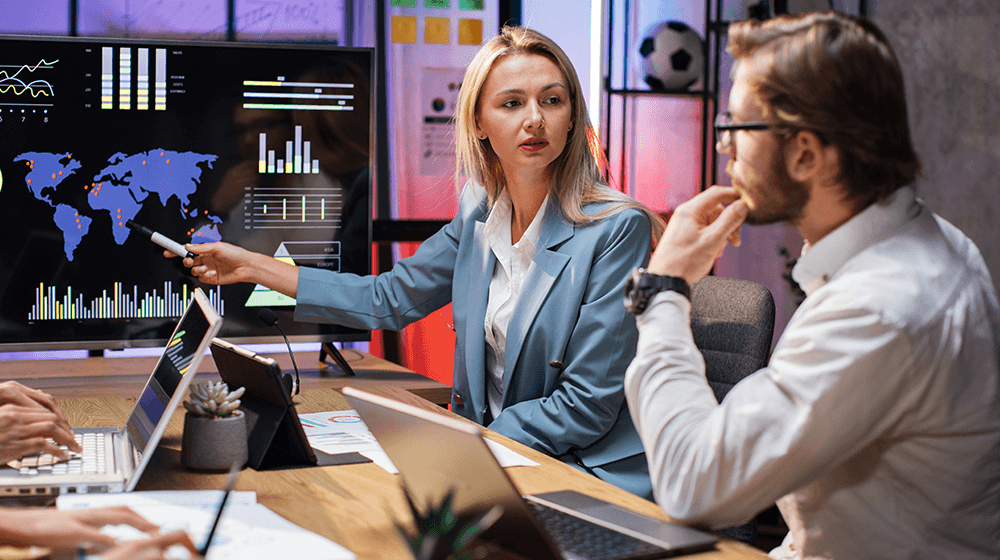 ​Financial Analyst Job Description: Templates for Hiring at Your Business