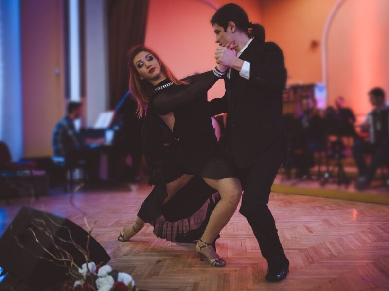 ​How to Become a Dance Instructor and Start A Dance Business