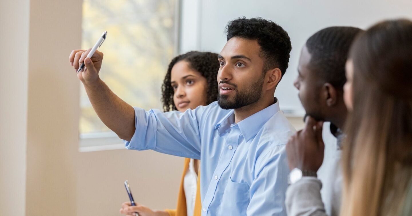 ​8 subtle behaviors of exceptionally intelligent people (according to psych experts)