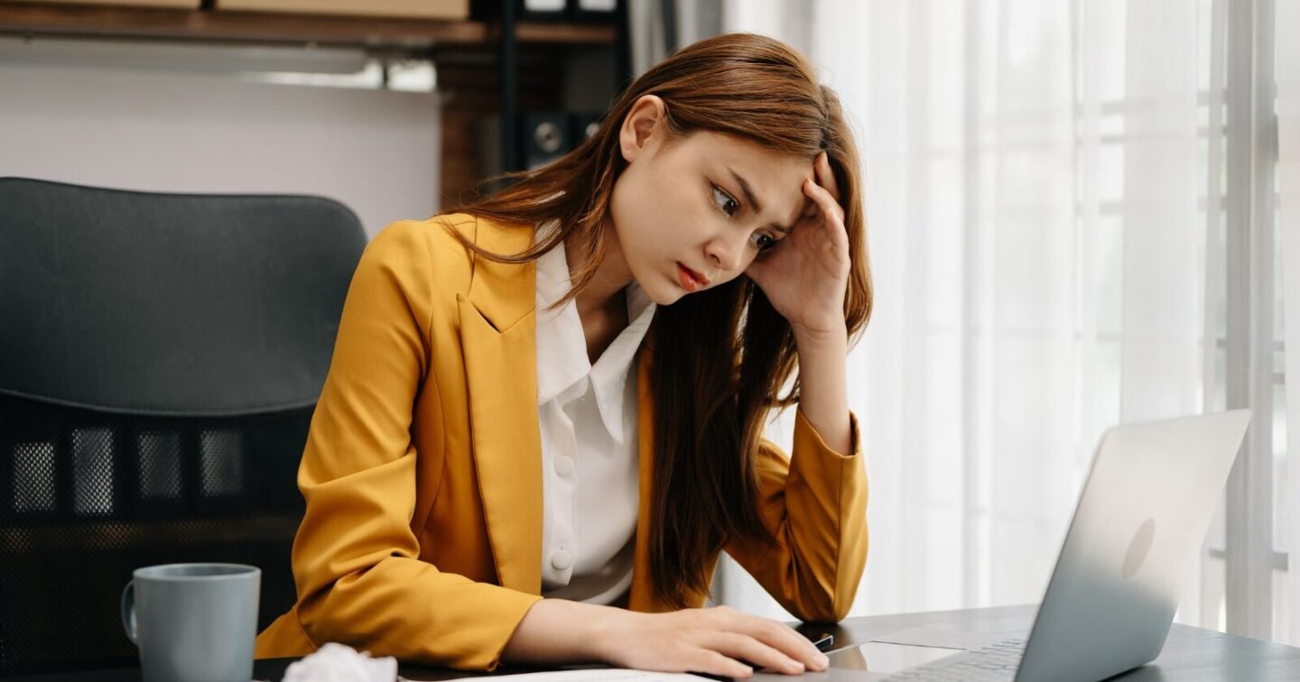 ​8 subtle behaviors of people who regret how their lives turned out, according to psychology