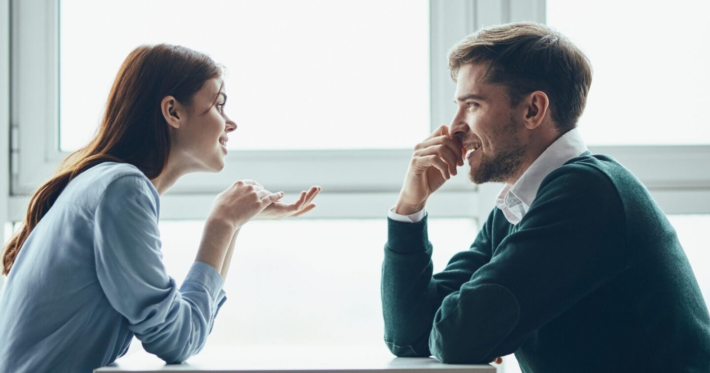 ​Women who are attracted to intelligence more than looks typically display these 6 behaviors