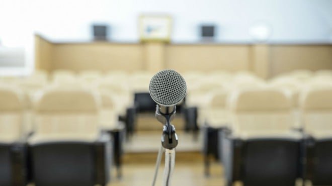 ​Mastering Speaking in Public: Tips to Boost Your Confidence and Impact