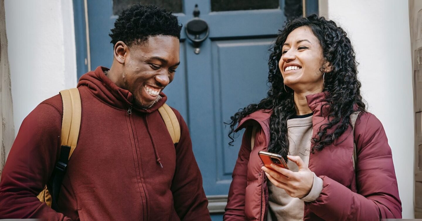 ​Men who can attract women without having to try too hard typically display these 7 traits, according to a psychologist