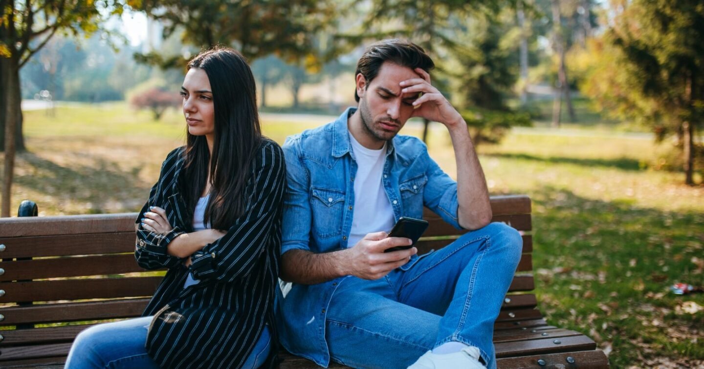 ​6 subtle things men will do when they have a foot out the door in a relationship