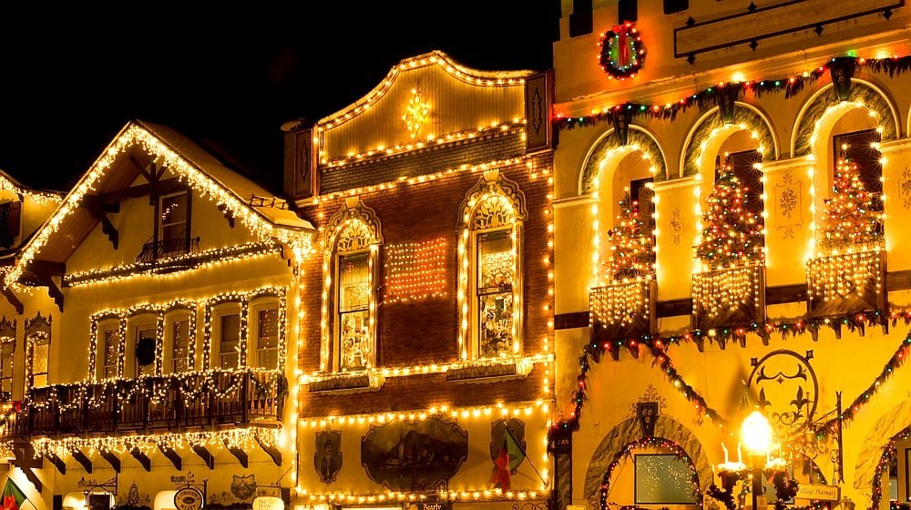 Commercial Christmas Lighting Ideas for Your Small Business