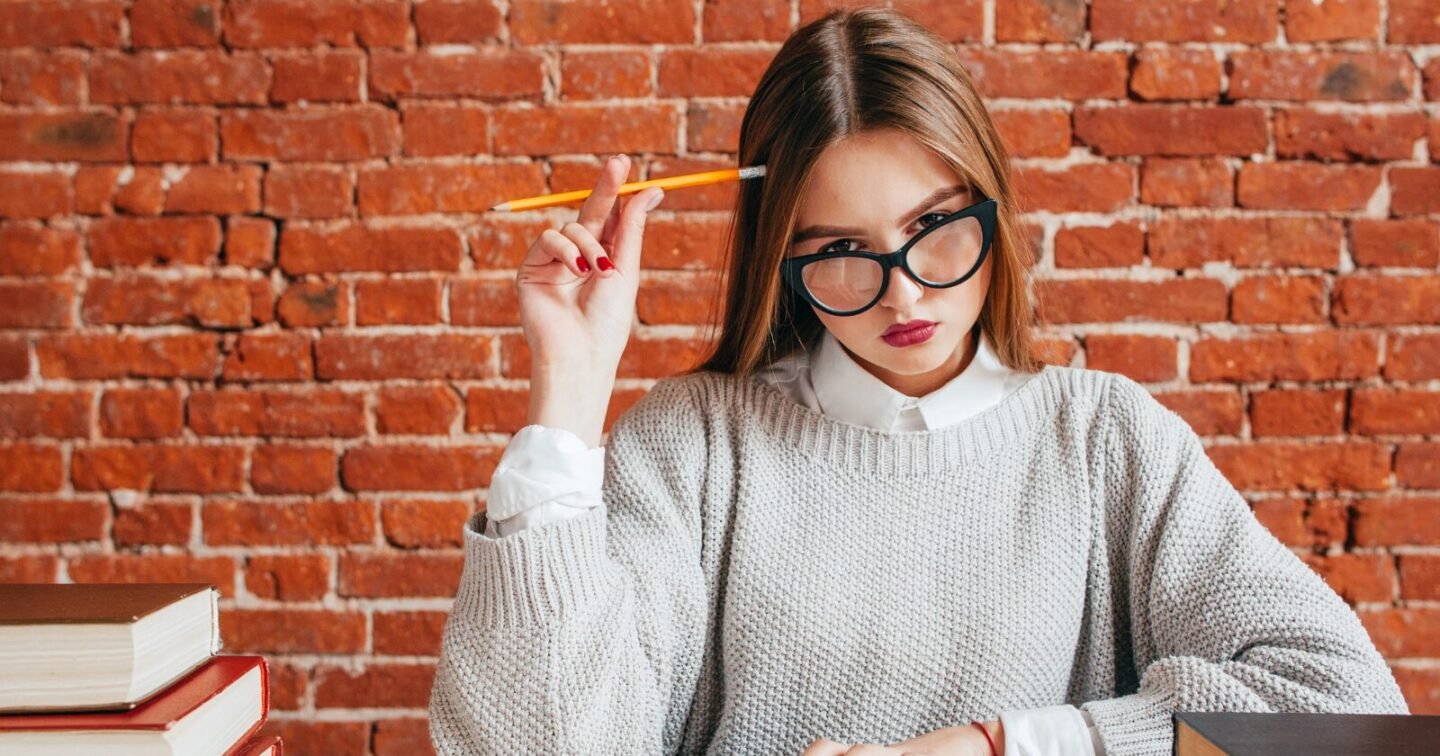 People who consume true crime content on a regular basis typically display these 9 behaviors (according to a psychologist)