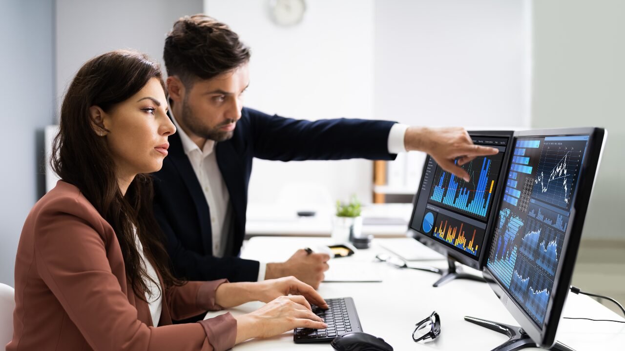 ​How to Hire a Financial Analyst