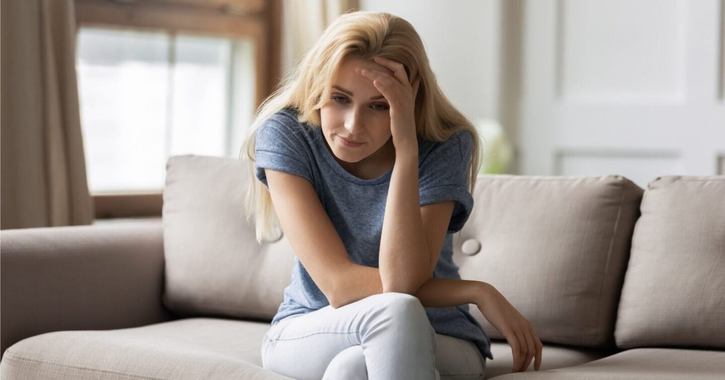 ​Women who haven’t healed emotionally yet usually display these 8 behaviors (without realizing it)
