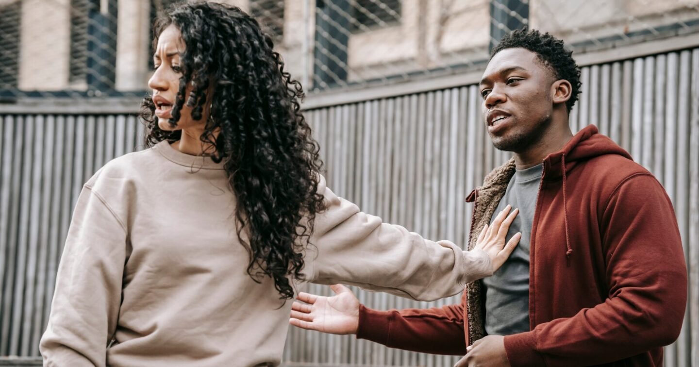 ​If you recognize these 8 signs, you tend to run away from your problems (without even realizing it)