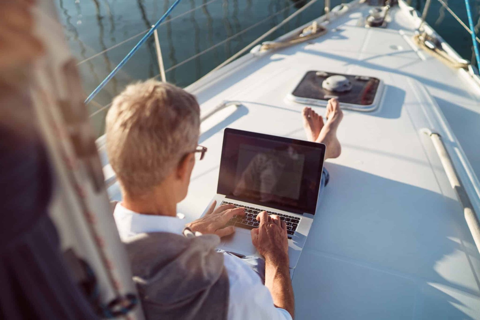 ​People who choose to work on vacation usually display these 8 subtle traits, says psychology