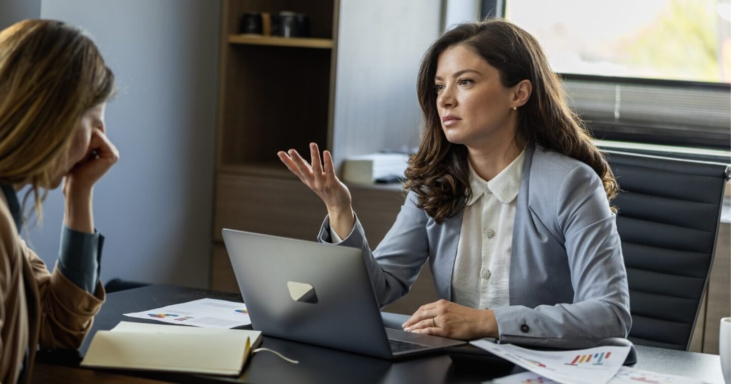 ​8 subtle signs someone isn’t actually as bright as they pretend to be