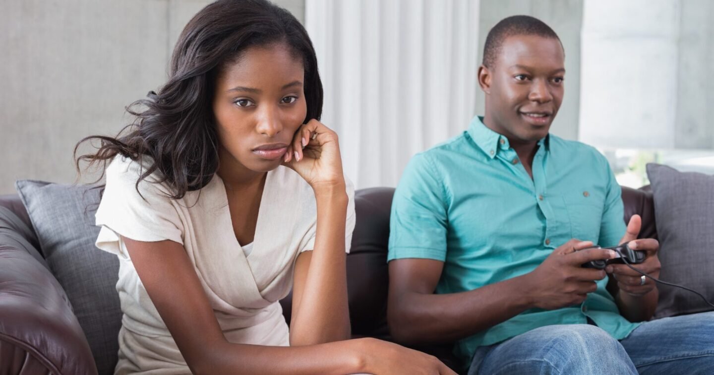 ​7 subtle signs your partner has stopped caring, according to a relationship expert