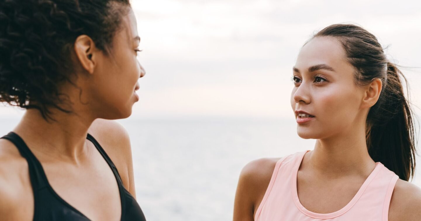 ​8 signs someone is experiencing loneliness but tries to hide it well, according to psychology