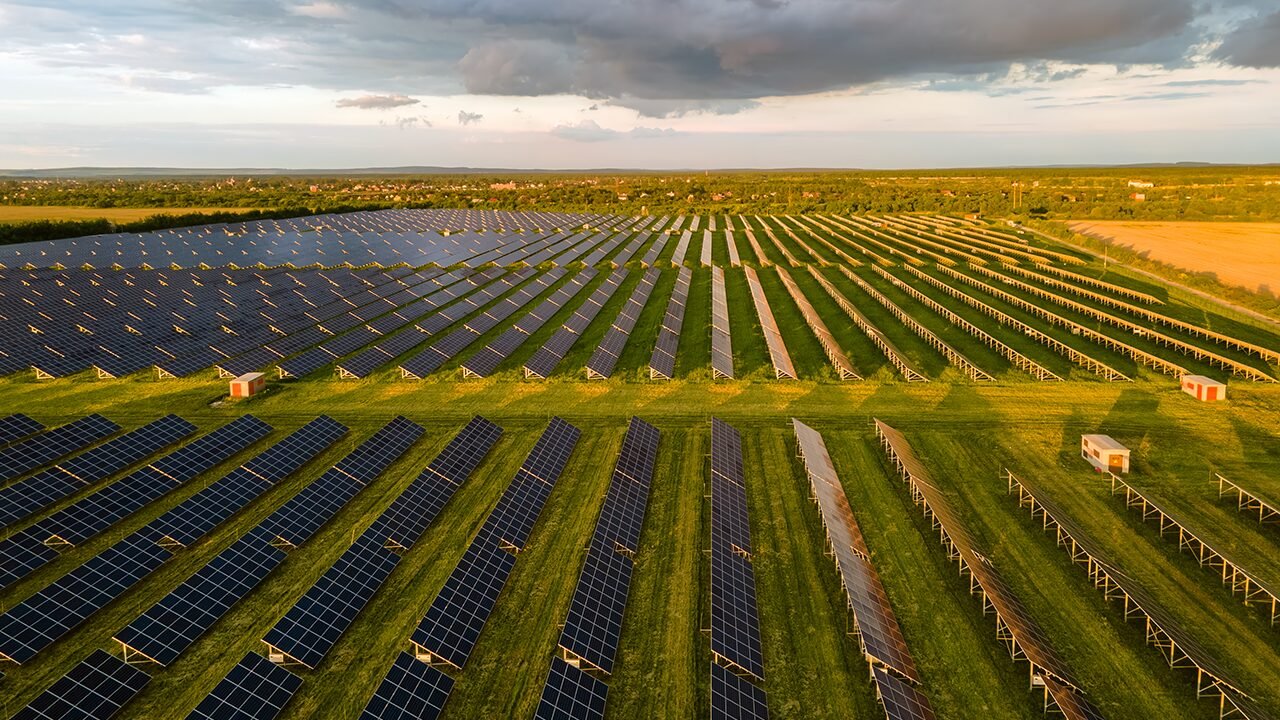 ​Solar Farm Income Per Acre: The Stats You Need to Know