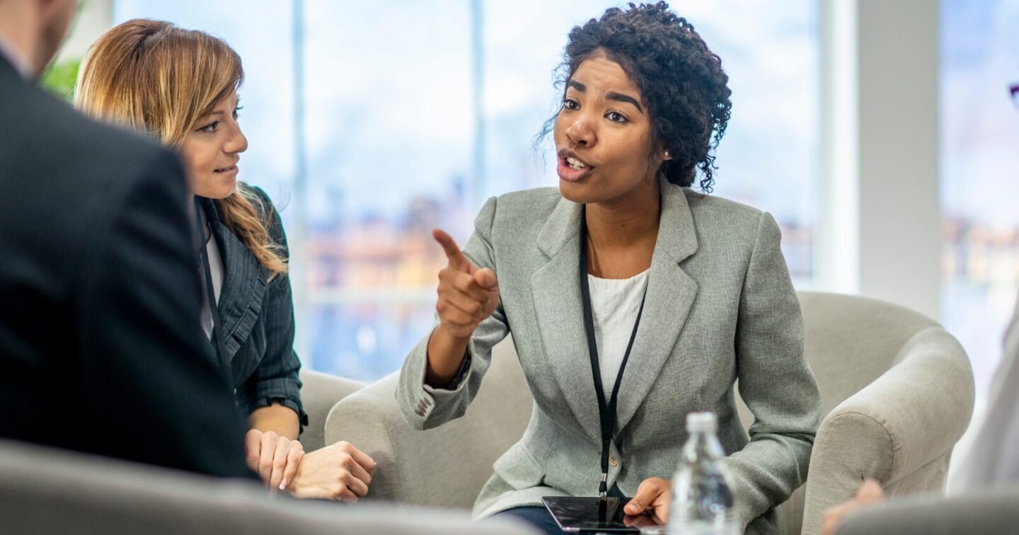 ​People who are incredibly smart but have no real friends usually display these 7 habits (without realizing it)