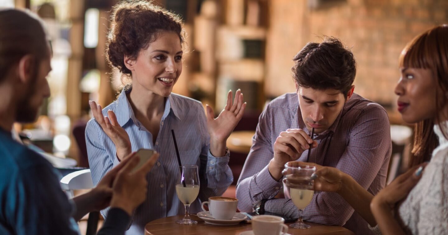 ​Men who have no close emotional connections in life usually display these 9 behaviors (without realizing it)