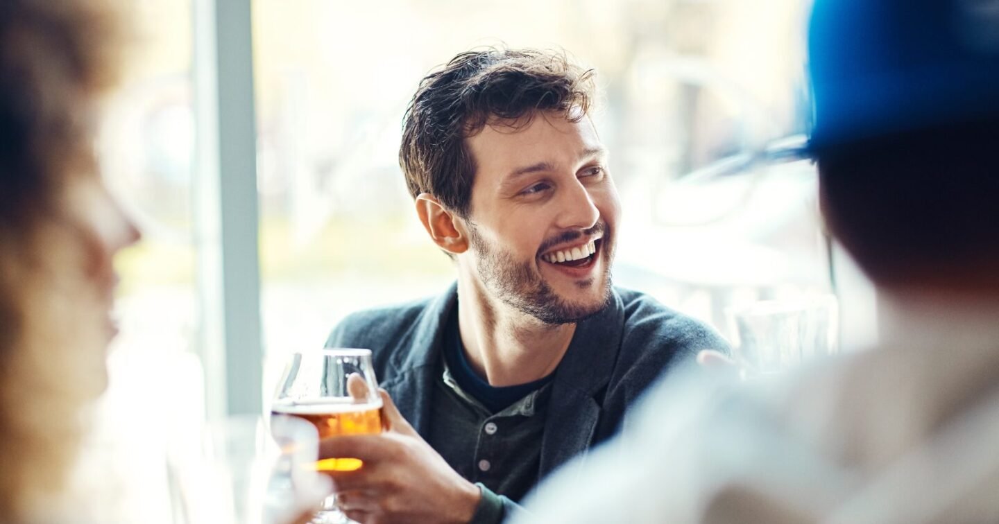 ​If a man has no real friends in life, he probably displays these habits (without realizing it)