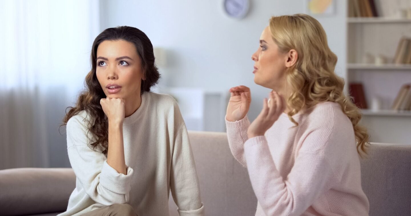 ​People who become more difficult to be around as they age usually adopt these 8 behaviors (without realizing it)
