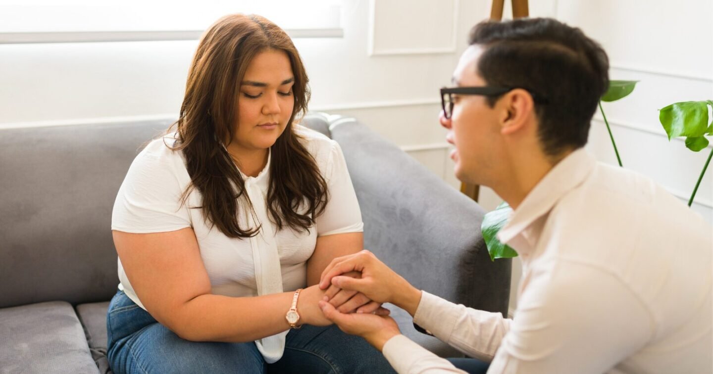 8 signs you’re the kind of person people gravitate toward (without even realizing why)