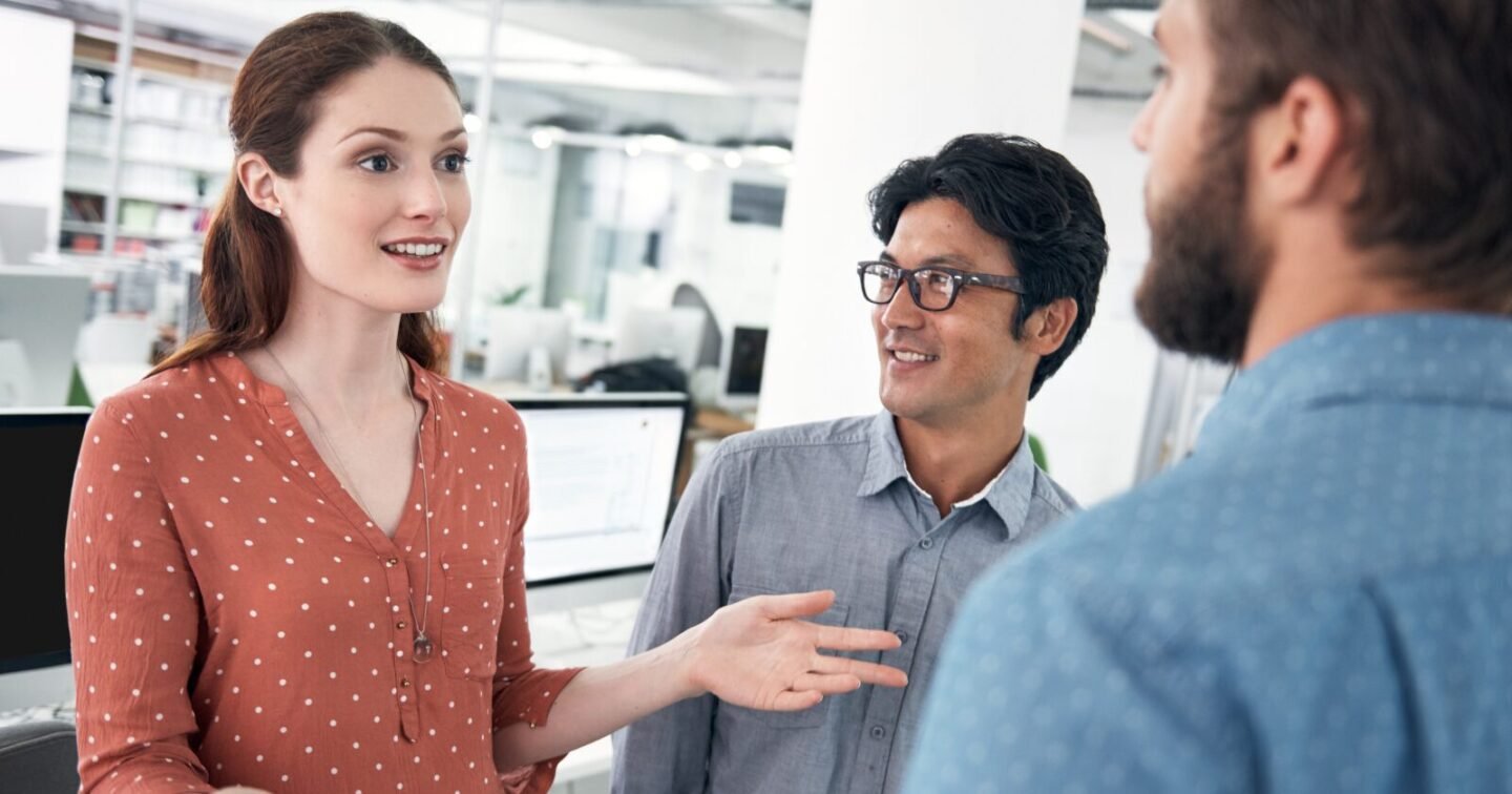 8 little-known body language gestures that indicate someone has low self-esteem (even if they’re trying to hide it)