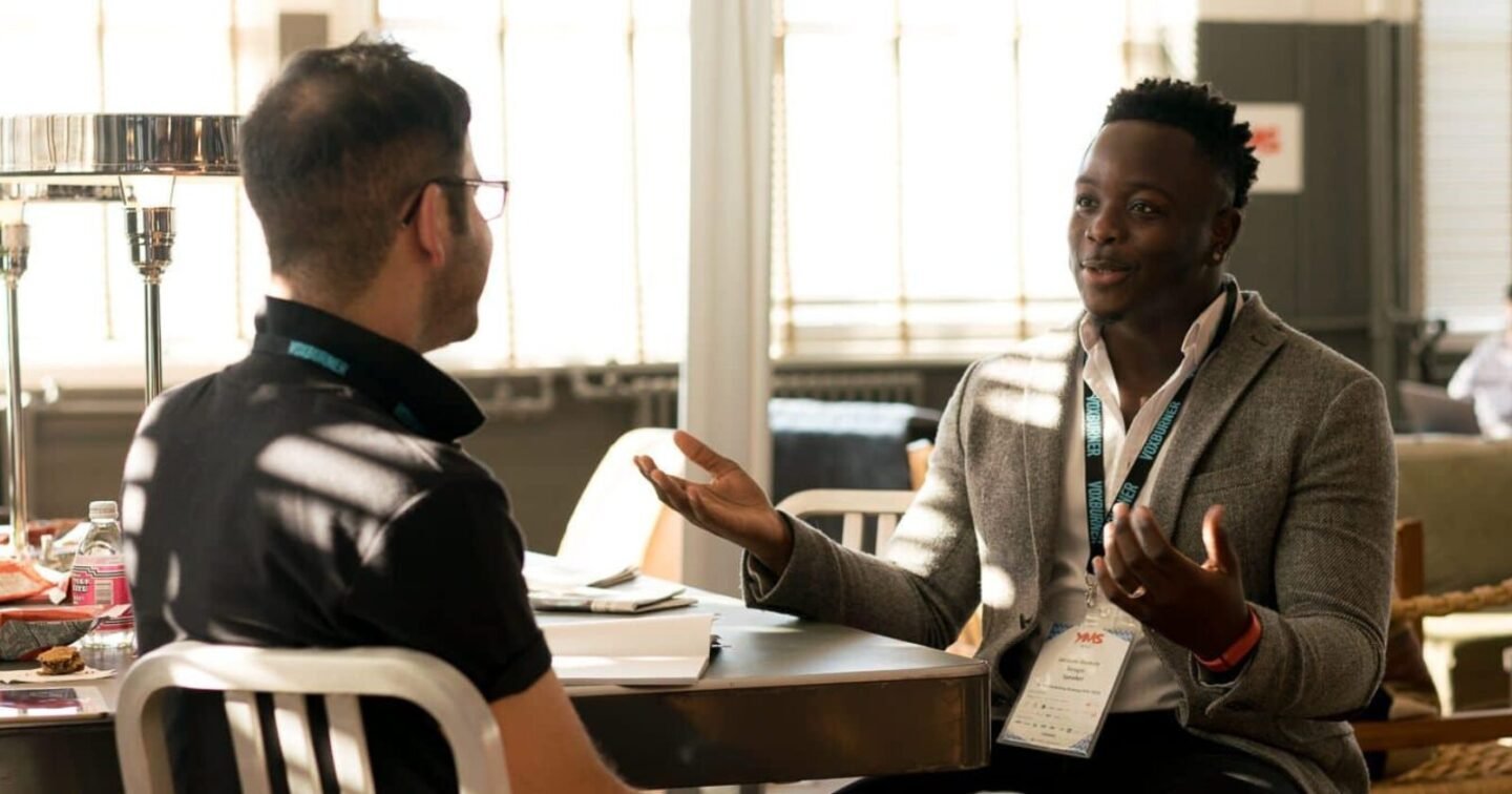 ​8 phrases weak communicators tend to use in everyday conversation, according to psychology