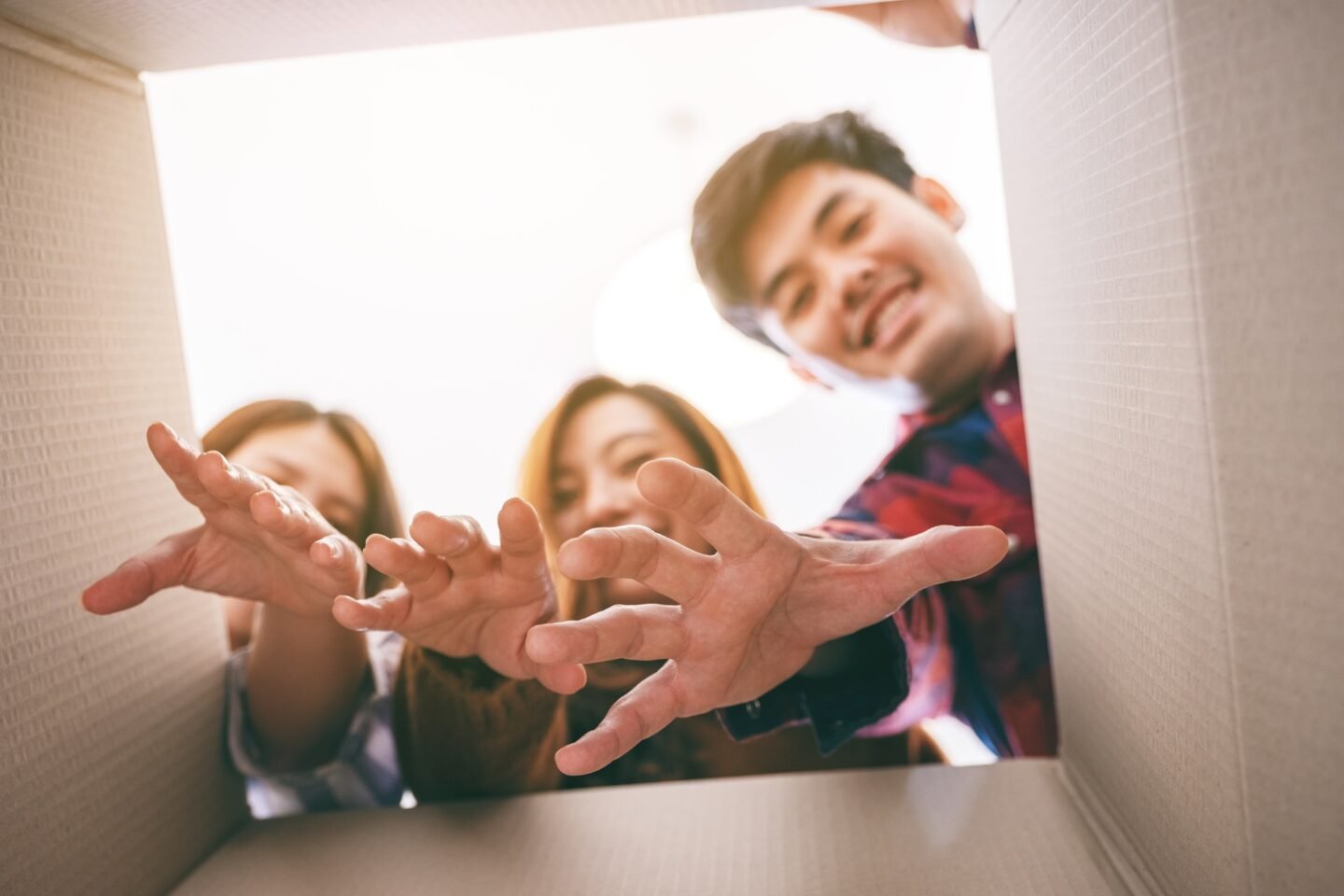 ​Essential Tips to Ship a Gift for Memorable Moments and Customer Satisfaction