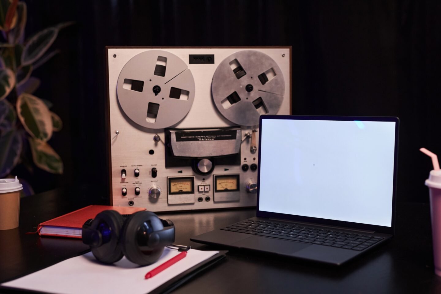 ​Discover the Best Twitter Podcasts for Engaging Conversations and Insights