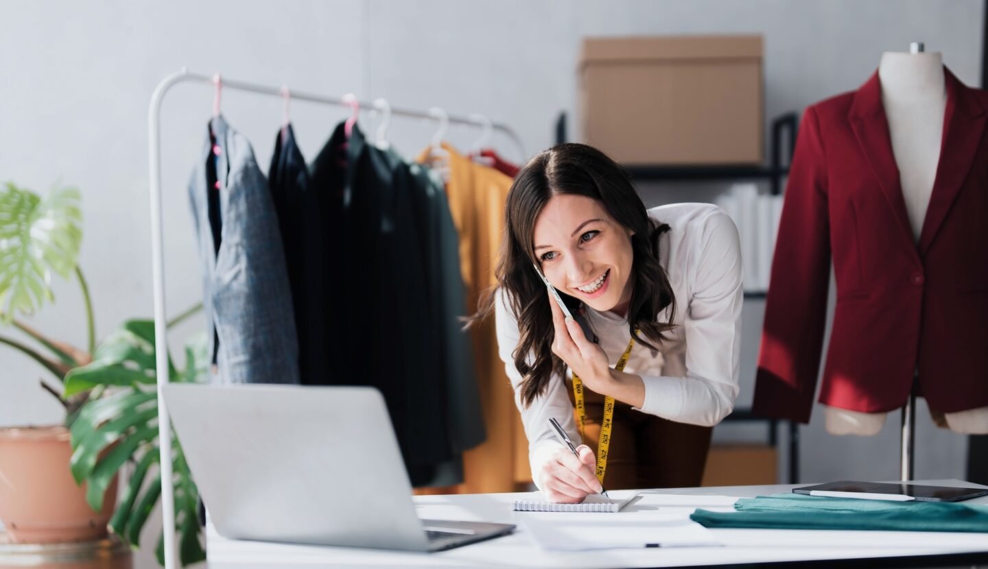 ​10 Effective Examples of Direct Sales Strategies to Boost Revenue